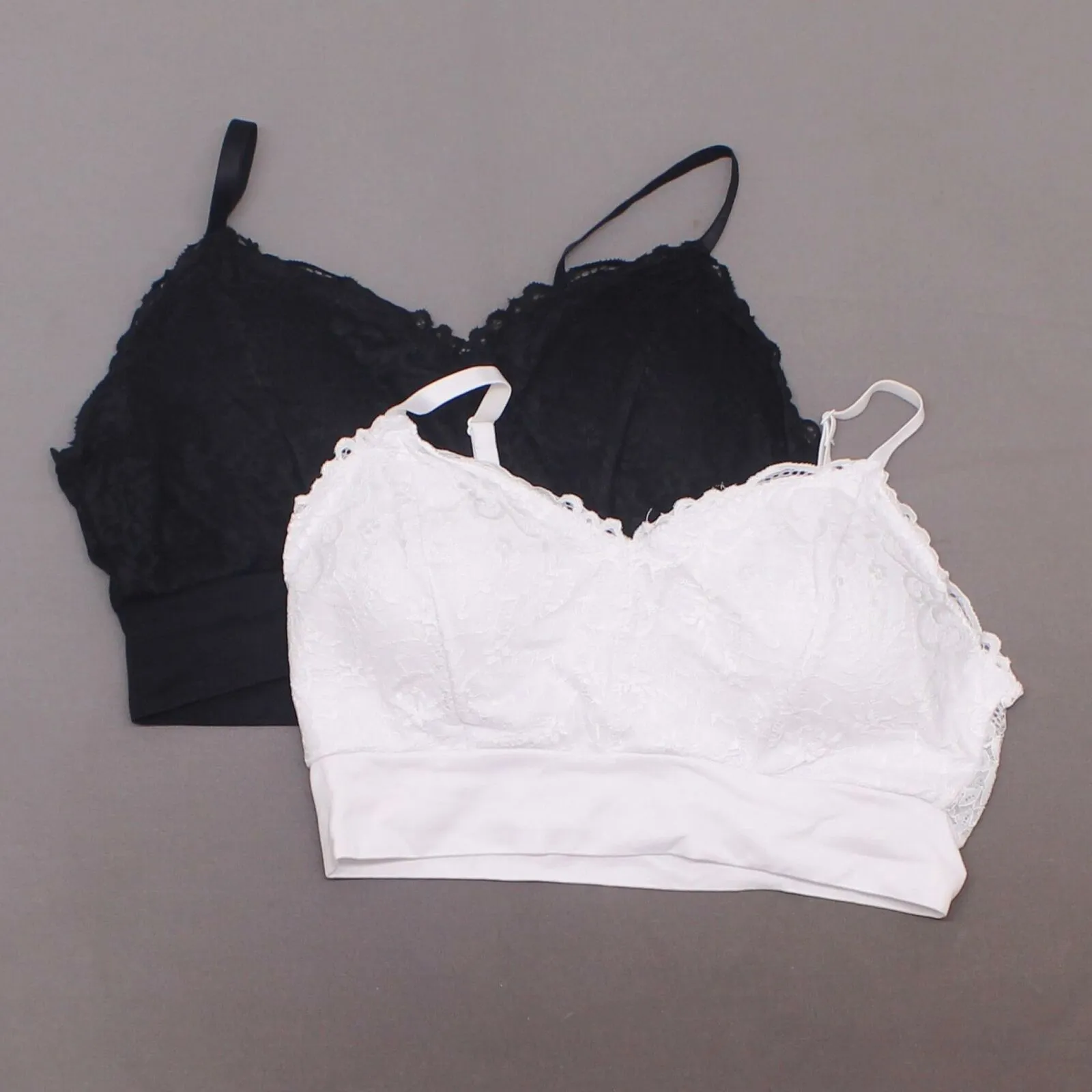 Rhonda Shear 2 Pack Lace Leisure Bras With Removable Pads Black/ White 1X