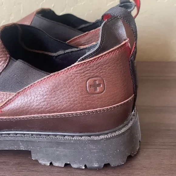 SwissGear Brown Leather Slip On Loafer Comfort Low Top Size 11